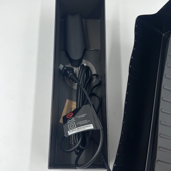 Ghd gold 1"Flat Iron Gently used looks like New - Picture 4 of 4